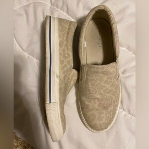 American Eagle Slip on